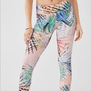 Worn Once/ Mid-rise Printed Powerlite Leggings